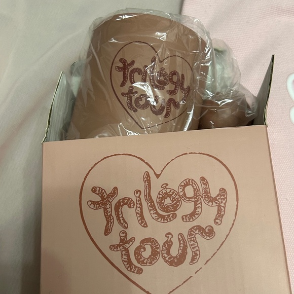 Melanie Martinez | VIP Trilogy Tour Package - Picture 4 of 5